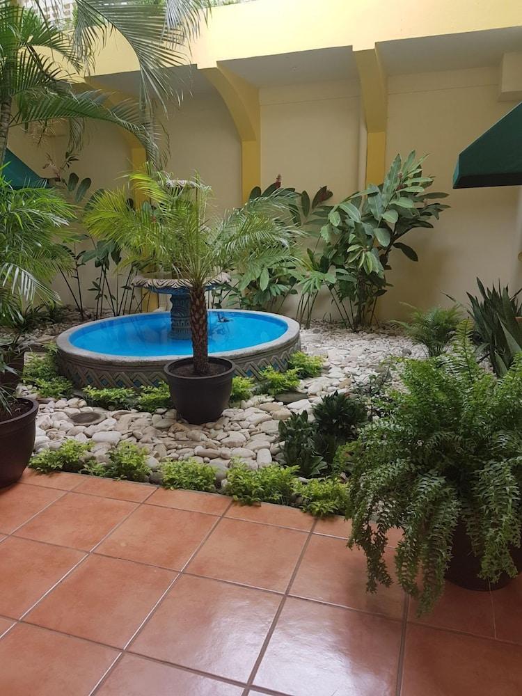 Hotel Brandts Los Robles De San Juan Managua Exteriör bild