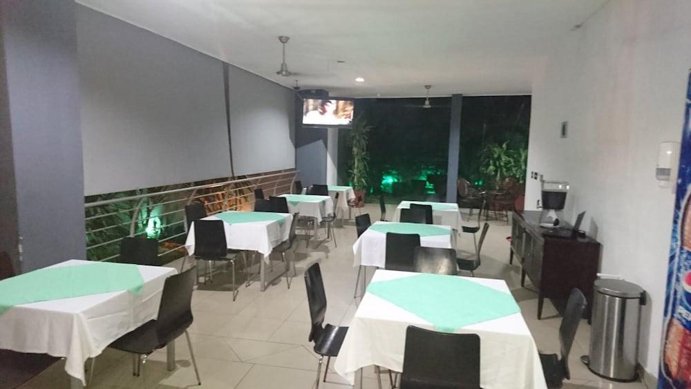 Hotel Brandts Los Robles De San Juan Managua Exteriör bild